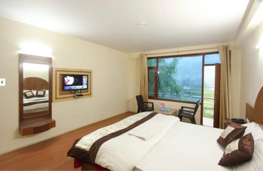 Hotel Devlok Inn Manāli Exterior foto